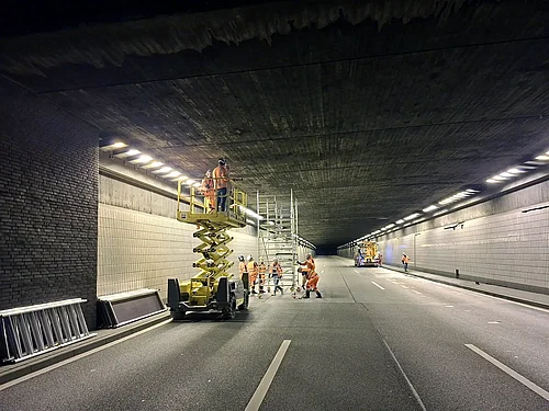Tunnel refurbishment on the A1