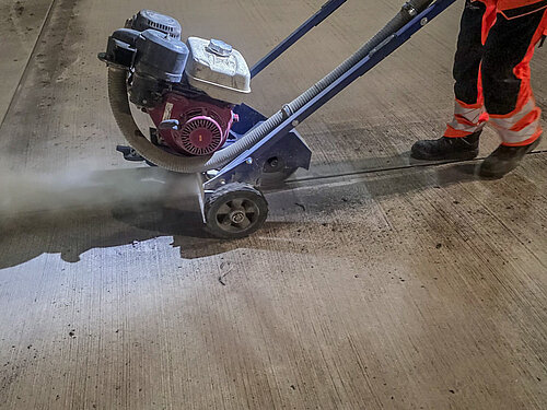 Joint repair at Frankfurt Airport